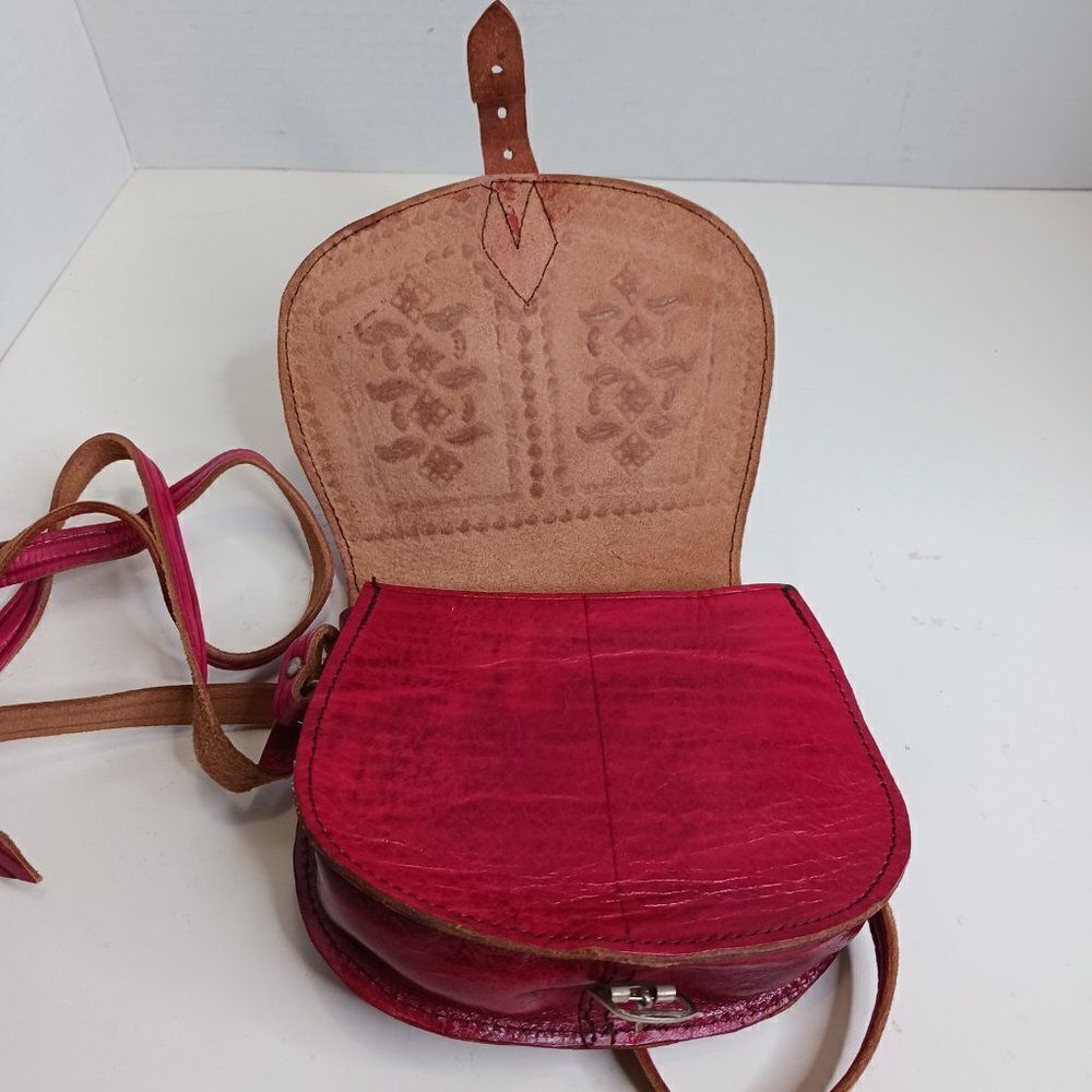Vintage Women's Boho Hand-Tooled Crossbody Bag - Picture 8 of 10